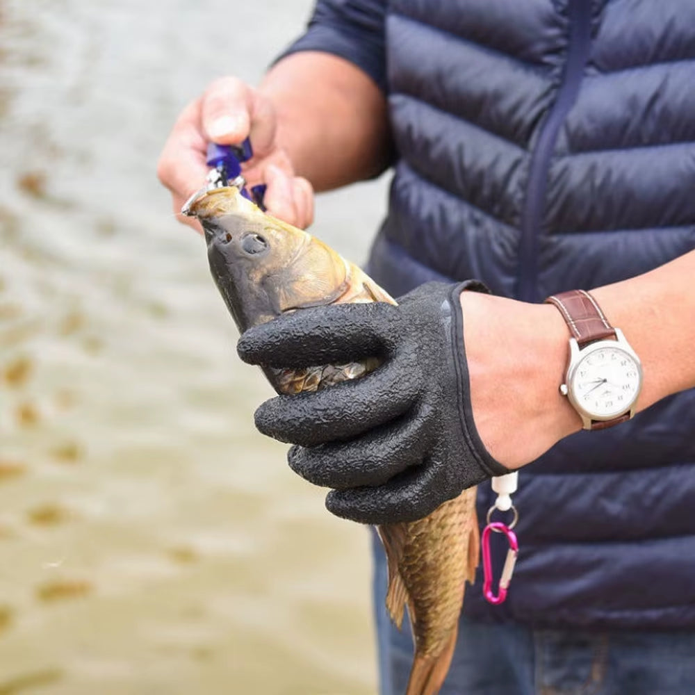 Fishing Gloves Anti-Slip Protect Hand from Puncture Scrapes Fisherman Professional Catch Fish Latex Hunting Gloves Left Right